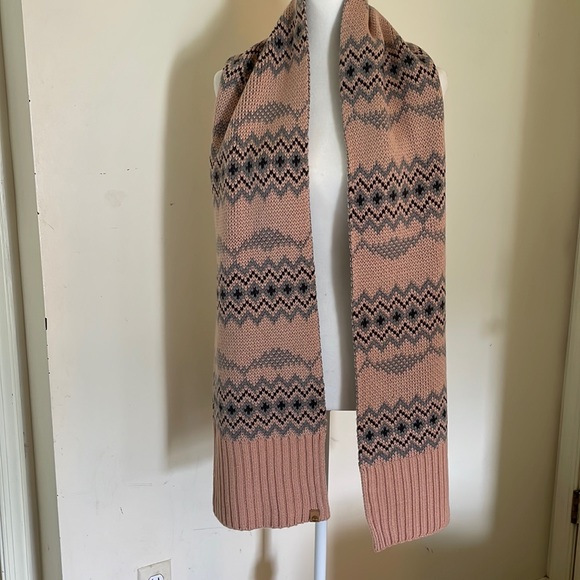 Timberland Accessories - Timberland fair isle style knit scarf in blush, grey and black.
